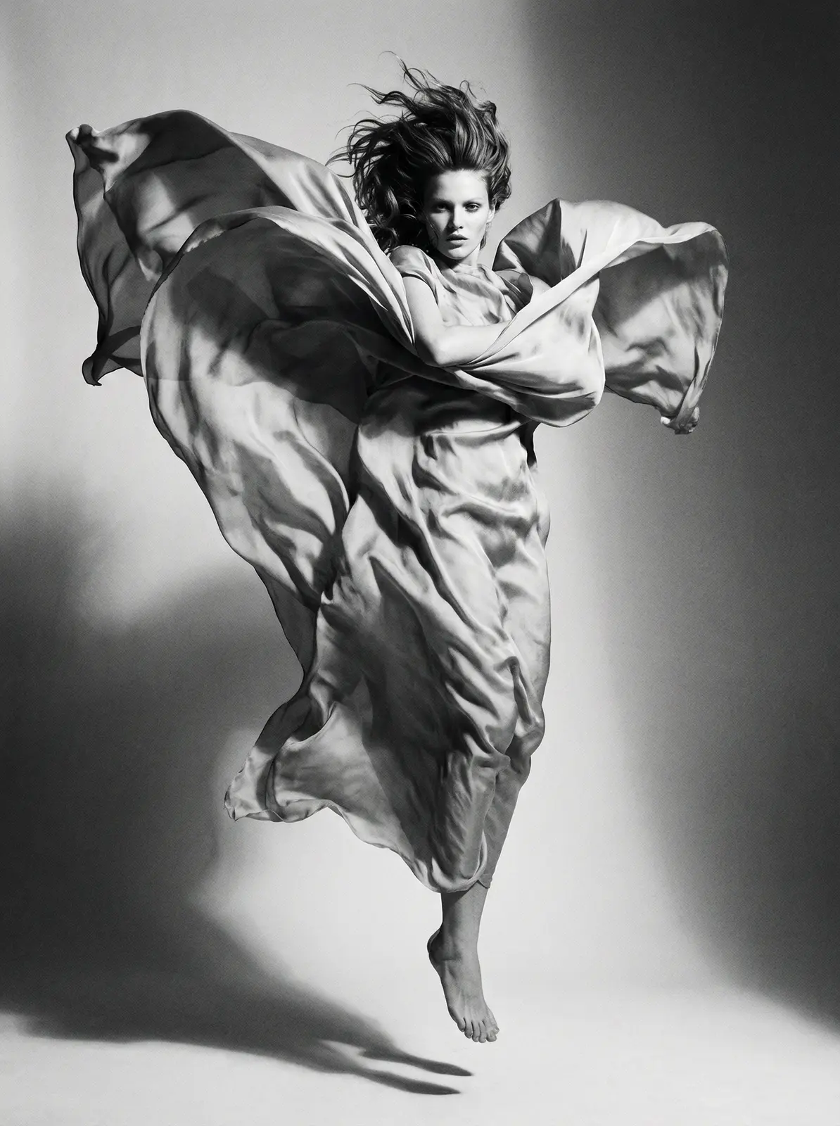 拉斯维加斯娱乐城网站 灵感橱窗 流动面料艺术摄影